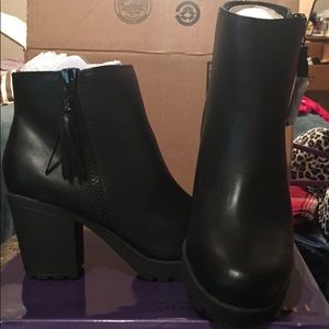 Madden girl BOOTS 11